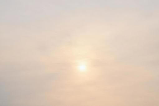 春霞の空 春霞の空の写真