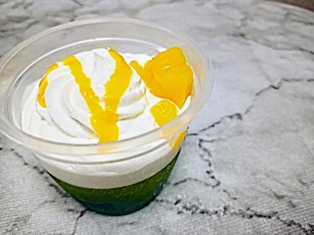 抹茶とマンゴーのスイーツ デザート 抹茶とマンゴーのスイーツ デザートの写真