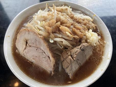 ビッグチャーシュー入りラーメン ビッグチャーシュー入りラーメンの写真