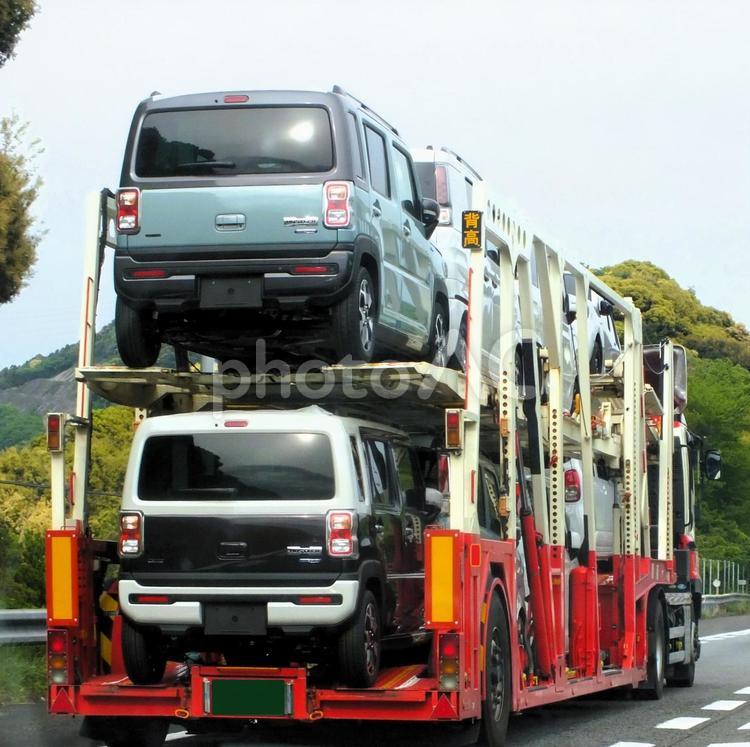 カーキャリアーで新車をたくさん運送中 カーキャリアー,キャリアカー,車トラックの写真素材