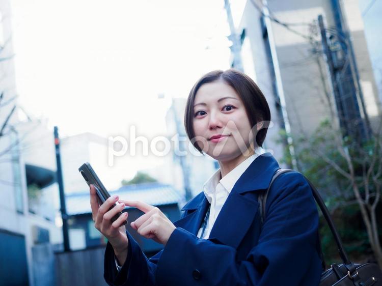 27：外出するビジネスウーマン 女性,女の子,人物の写真素材