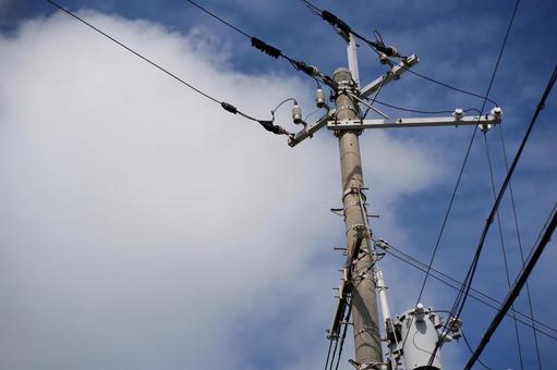 電柱 電線,電柱,送電線の写真素材