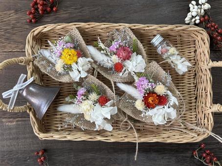 クリスマス　ガーランド　ドライフラワー クリスマス,クリスマスツリー,サンタの写真素材