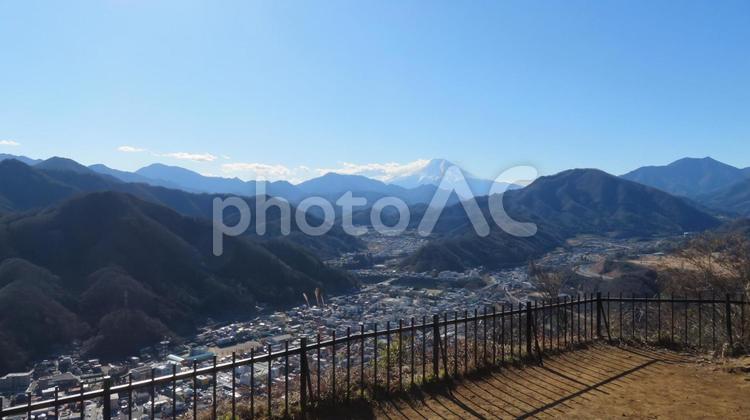 岩殿城　岩殿山の山頂部から見える富士山 岩殿城,岩殿山城,岩殿山の写真素材