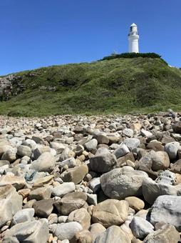 岬にたつ灯台 岬にたつ灯台の写真