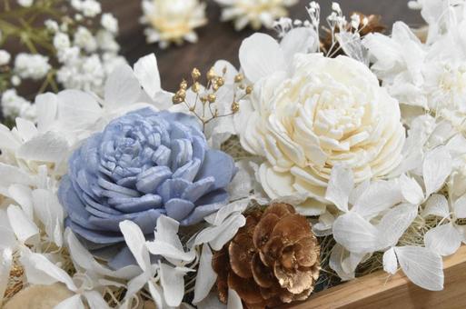可愛らしい花々の木箱BOX 可愛らしい花々の木箱BOX お花,花,フラワーの写真素材
