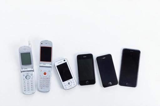 スマホとガラケー スマートフォン,ガラケー,携帯電話の写真素材