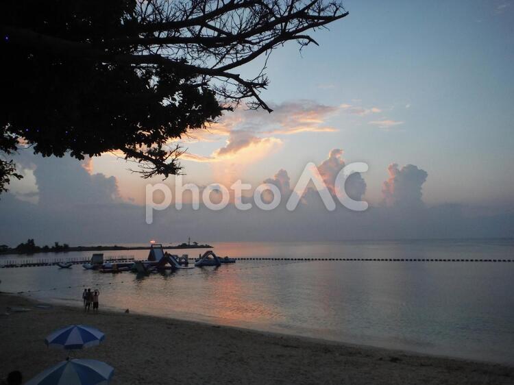 リゾート　海　夕焼け リゾート,海,夕焼けの写真素材