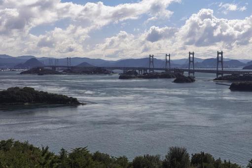 空と海と瀬戸大橋 空と海と瀬戸大橋の写真