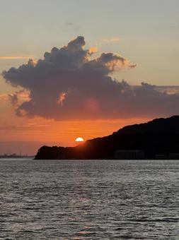 夕暮れの関門海峡 サンセット 夕暮れの関門海峡 サンセット ロマンチック,キラキラ,たそがれの写真素材