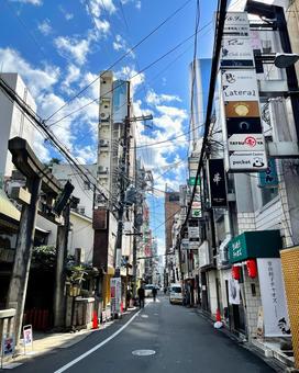 東通り商店街付近のある通りA_711C 青空,ビル,ビル群の写真素材
