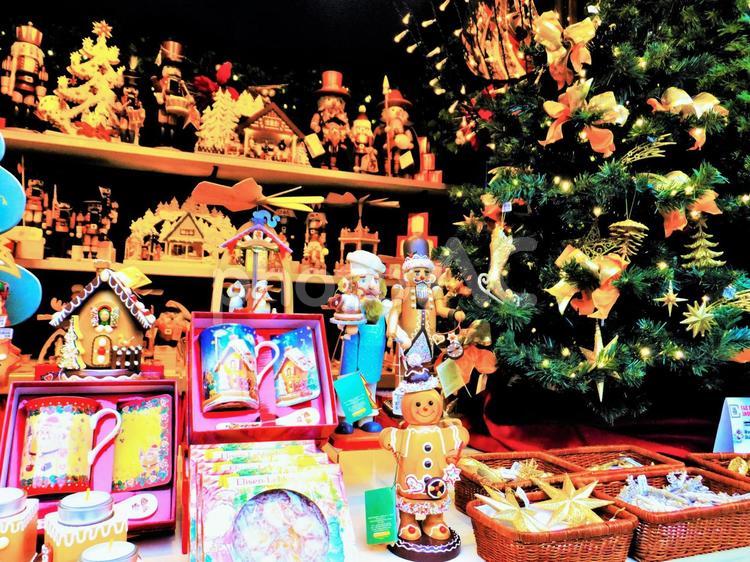 ローテンブルクの風景１２月 ローテンブルク,木彫りの人形,クリスマスマーケットの写真素材