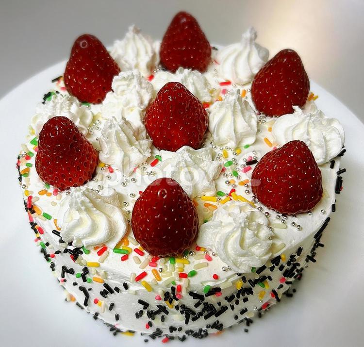 お誕生日ケーキ 手作りケーキ,お誕生日ケーキ,ケーキの写真素材