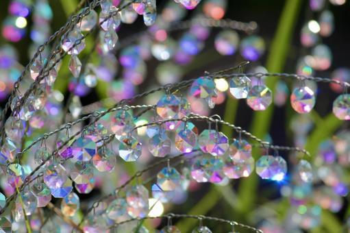 自然の中でキラキラ輝くクリスタルガラス 自然の中でキラキラ輝くクリスタルガラスの写真