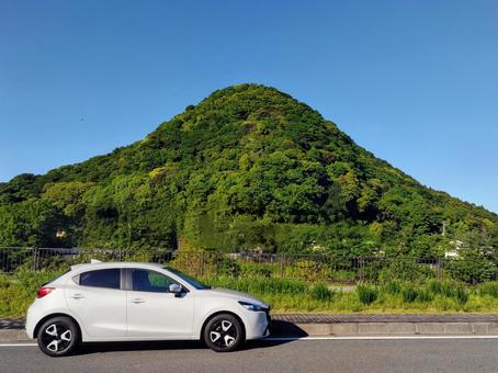 山と白い車 山と白い車 山,ドライブ,運転の写真素材