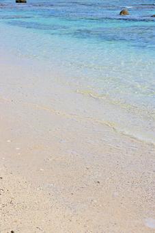 奄美大島の青い海~土盛海岸~ 奄美大島の青い海~土盛海岸~ 青い海,青い空,奄美大島の写真素材