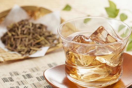 冷たいほうじ茶(加賀棒茶) 冷たいほうじ茶(加賀棒茶) ほうじ茶,アイス,加賀棒茶の写真素材