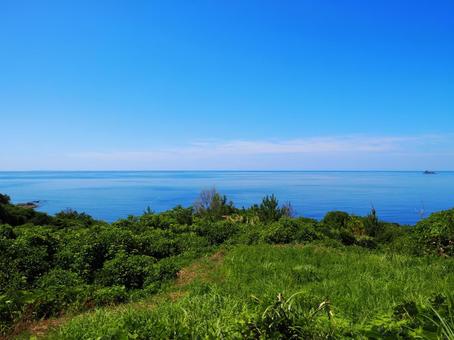 須佐湾から見える日本海の写真