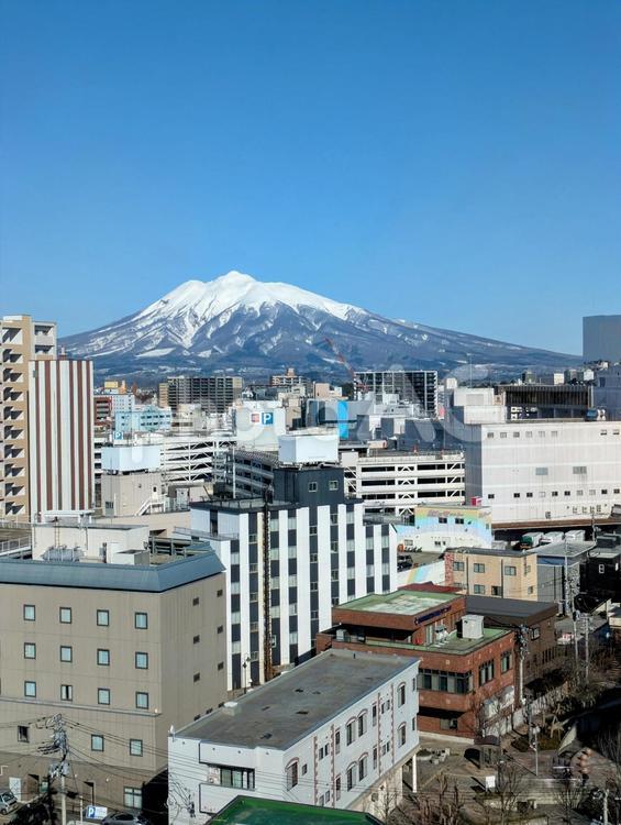 弘前駅周辺の風景 青森観光,弘前駅,岩木山の写真素材