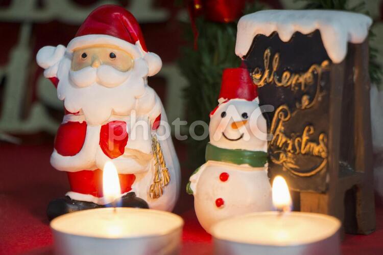 クリスマスイメージ クリスマス,サンタクロース,キャンドルの写真素材