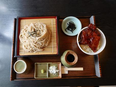 会津若松 ミニソースかつ丼とそばのセット 会津若松,ミニソースかつ丼,ミニかつ丼の写真素材
