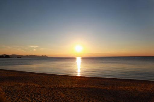 水平線に沈む夕陽 201109 水平線に沈む夕陽 201109の写真