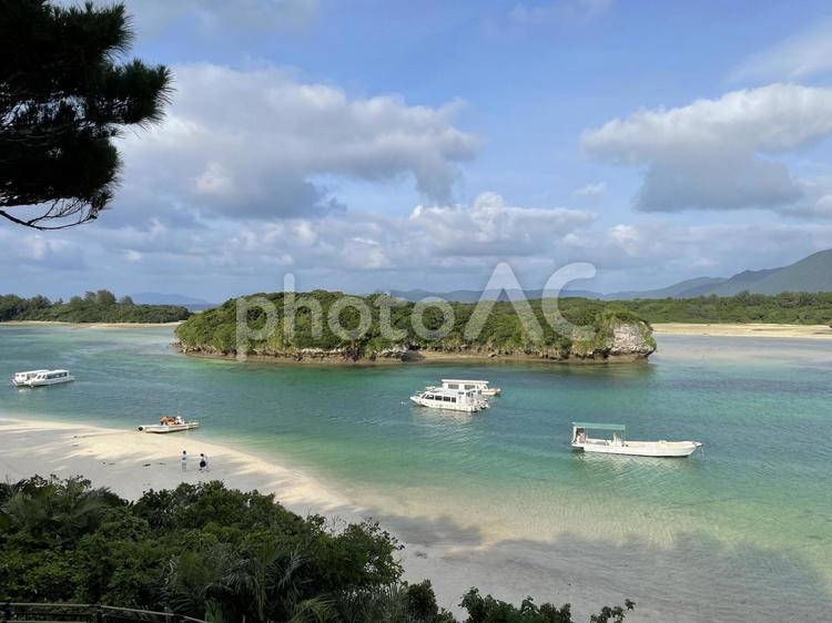 石垣島の絶景スポット「川平湾」 川平湾,かびらわん,絶景の写真素材