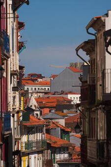 丘陵が目立つポルトの街並み ポルト,ポルトガル,ヨーロッパの写真素材