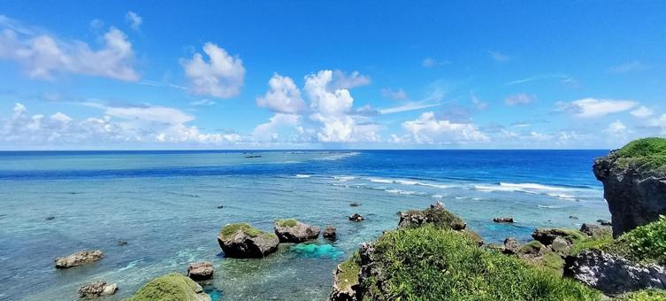 東平安名崎より望む 東平安名崎より望むの写真