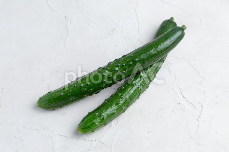 きゅうり（２本） きゅうり,野菜,夏野菜の写真素材