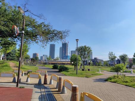 住宅街の公園 住宅街の公園 公園,空,住宅街の写真素材