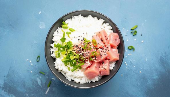 まぐろの漬け丼・ネギのせ まぐろの漬け丼・ネギのせの写真