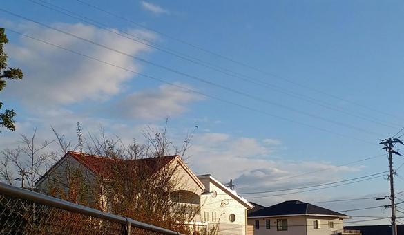 住宅街のスカイビュー 住宅街のスカイビューの写真