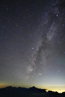 剱岳にかかる天の川 剱岳にかかる天の川の写真