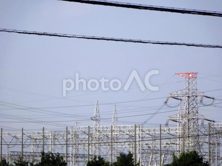 鉄塔がある風景 鉄塔,送電線,電線の写真素材