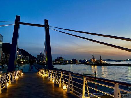 夕暮れどきの港と橋2 夕暮れどきの港と橋2 夕暮れ,夕暮れどき,港の写真素材