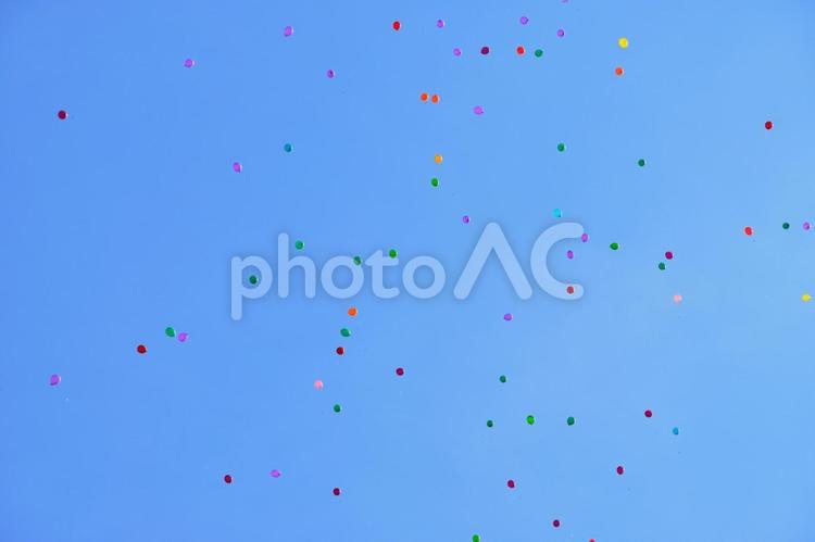 秋空と風船 青空,快晴,爽やかの写真素材