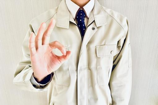 OKサインを出す作業員 作業員,okサイン,現場の写真素材