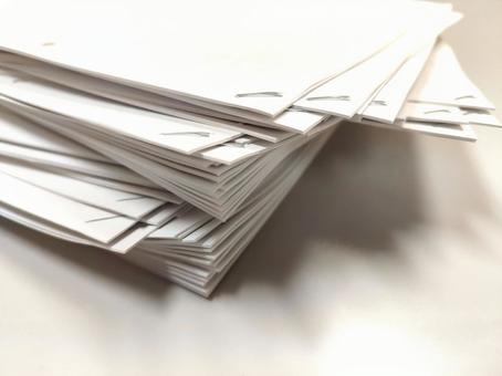 オフィス　印刷したて　ホッチキス　 オフィス,ワークスペース,デスクの写真素材