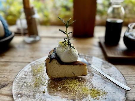 バスクチーズケーキ バスクチーズケーキ ケーキ,バスクチーズケーキ,チーズケーキの写真素材