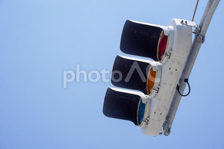 下から見た信号機 信号,信号機,交通信号の写真素材