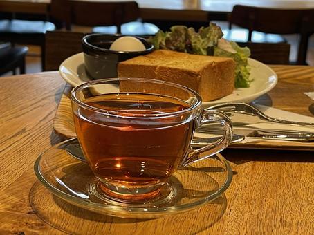 紅茶とモーニングセット 紅茶とモーニングセットの写真