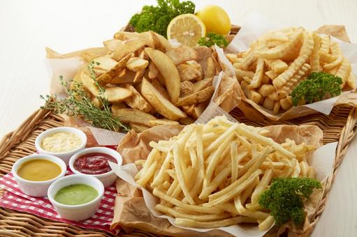 フライドポテト3種盛り合わせ フライドポテト3種盛り合わせ フライドポテト,ポテトフライ,シューストリングの写真素材