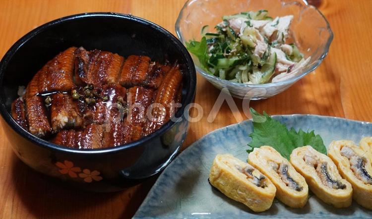 鰻丼とう巻き 鰻,鰻丼,蒲焼の写真素材