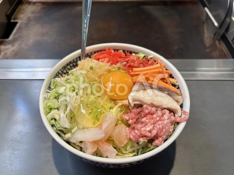 焼く前のお好み焼き お好み焼き,具材,鉄板の写真素材