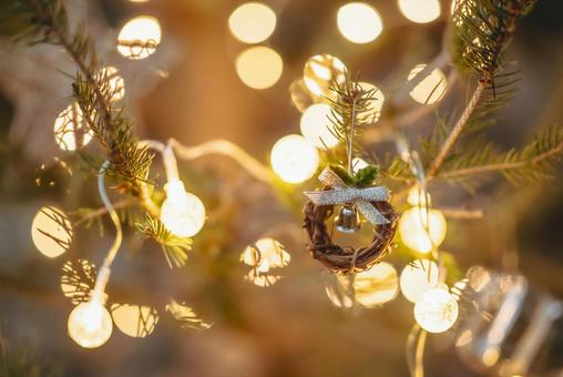 クリスマスリースの飾り クリスマスリースの飾りの写真