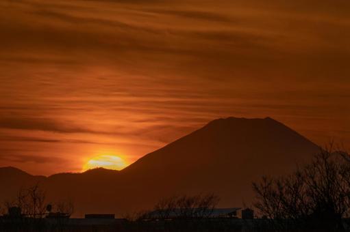 富士山麓に沈む夕日 富士山麓に沈む夕日の写真