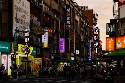 台湾・台北 艋舺夜市(広州街夜市) 台湾・台北 艋舺夜市(広州街夜市)の写真