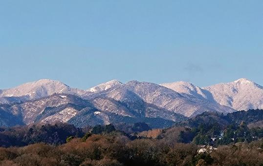 初冬の里山と丹沢山系 冬,初冬,山の写真素材