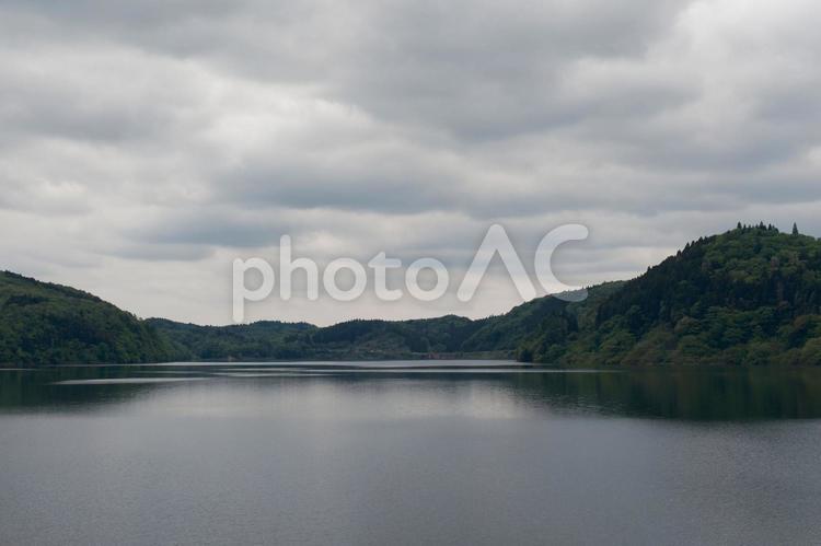 花山ダムの春の風景 花山ダム,花山湖,春の写真素材